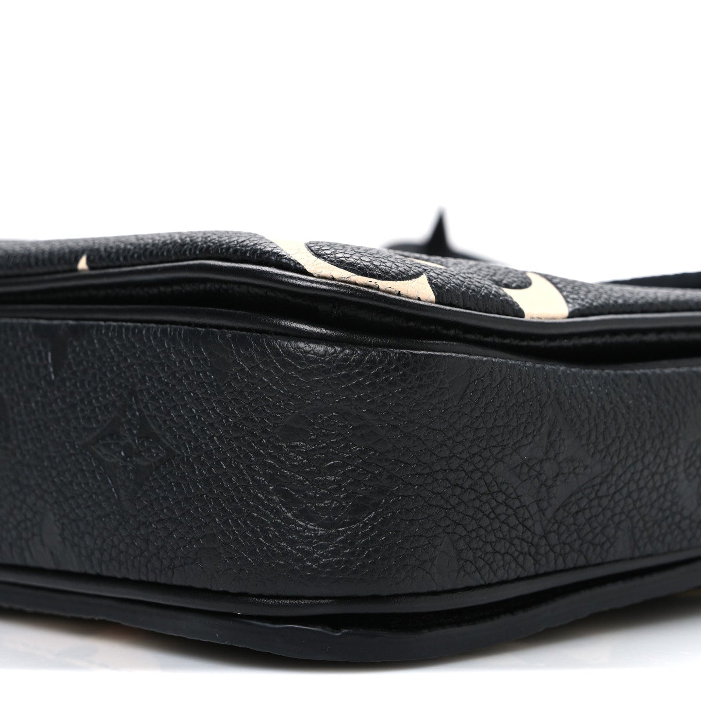 Empreinte Monogram Giant Crafty Pochette Metis Black Creme