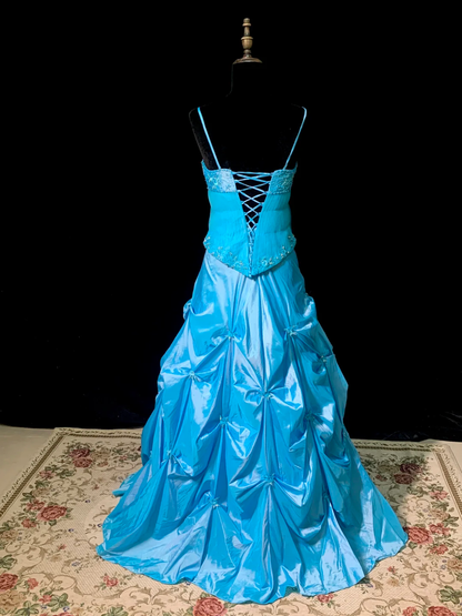Blue halter-neck fitted long elegant ball gown R8673