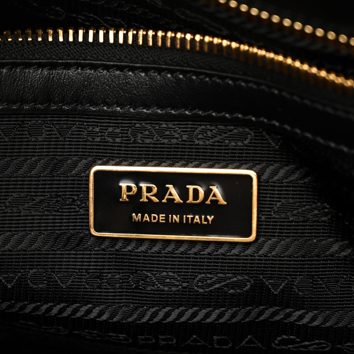 Jacquard Saffiano Triangolo Symbole Embroidered Large Tote Black Corda