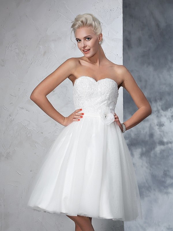 A-Line/Princess Sweetheart Hand-made Flower Sleeveless Short Net Wedding Dresses