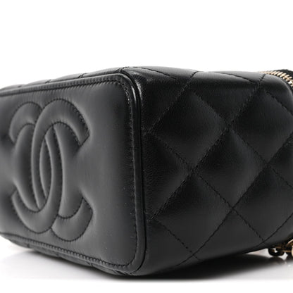 Lambskin Quilted Pearl Crush Small Vanity Case With Chain Black