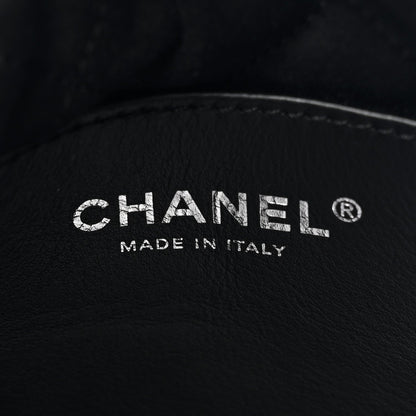 Shiny Calfskin Quilted Mini Chanel 22 So Black