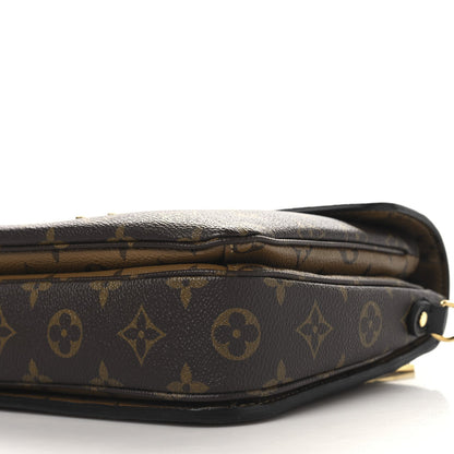 Reverse Monogram Pochette Metis