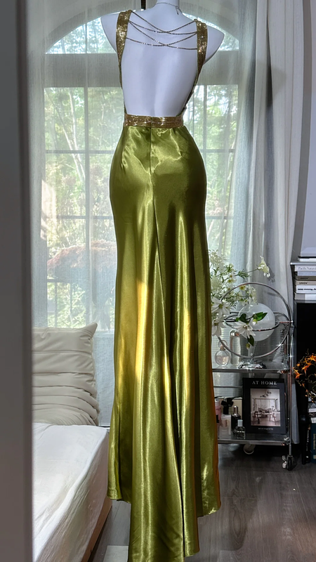 Green halter-neck backless fitted waist bodycon long ball gown R7606