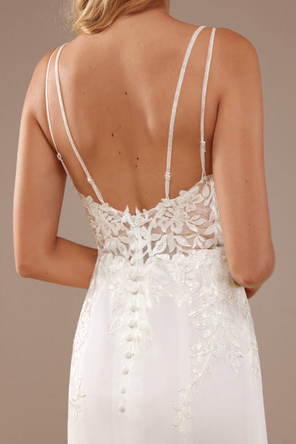 Horn/fish tail V-neck sweeping tail fine shoulder strap chiffon lace wedding dress