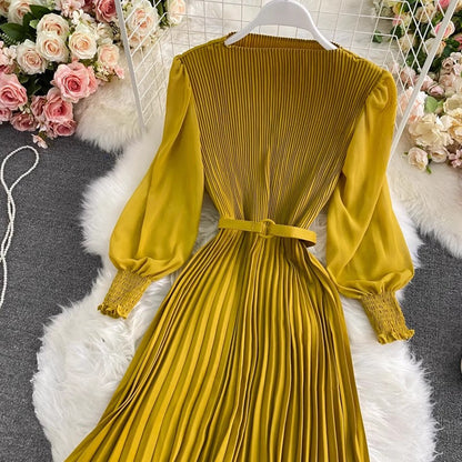 round-neck dress new solid color pleated long skirt      S3914