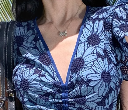 Heavy blue daisy embroidery V-neck dress sweet short skirt French waist lace A-line skirt R0184
