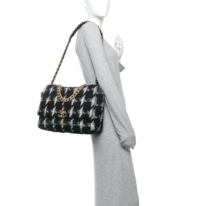 Tweed Quilted Maxi Chanel 19 Flap Black White