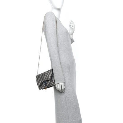 Oblique Saddle Chain Pouch Blue