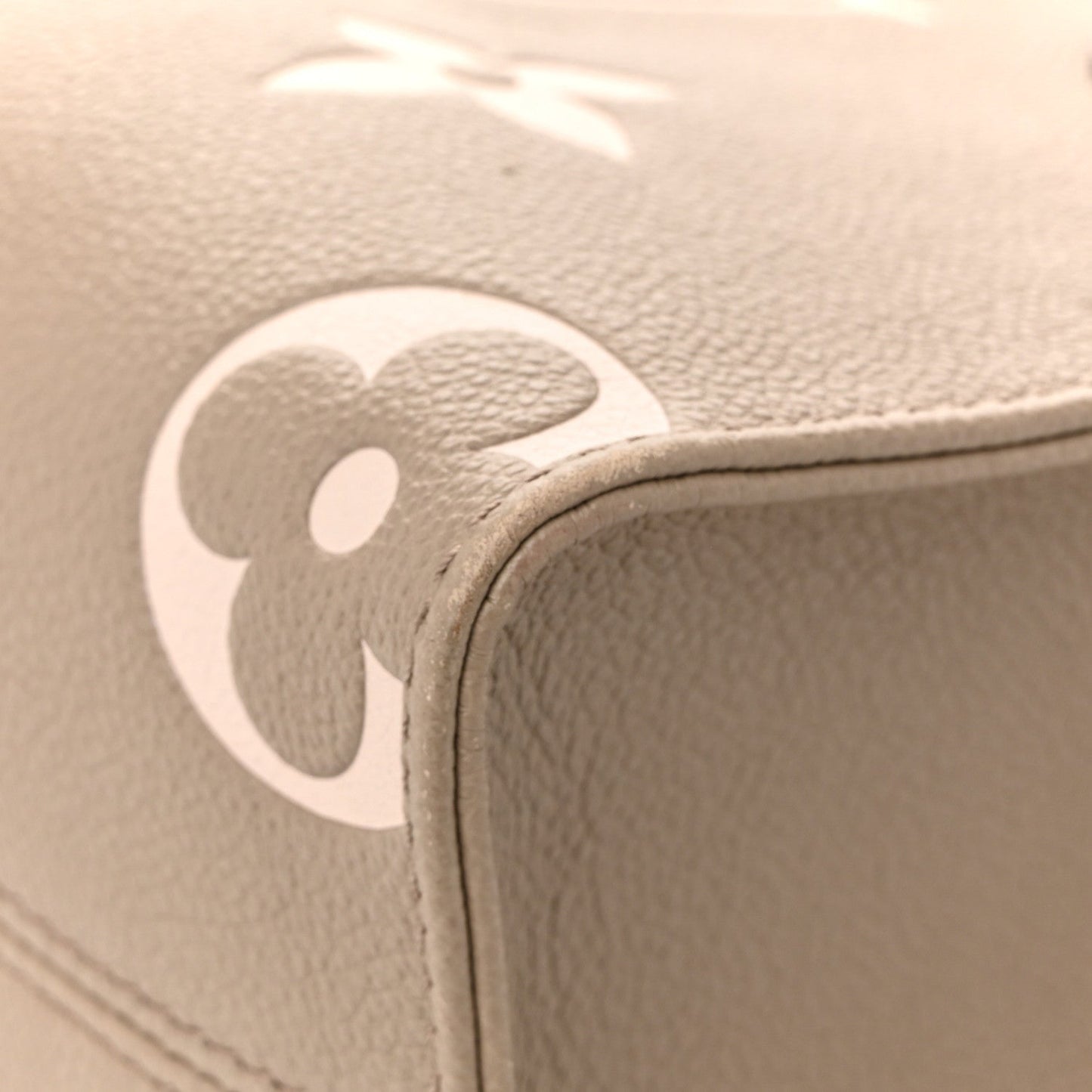 Empreinte Monogram Giant Onthego PM Tourterelle Creme