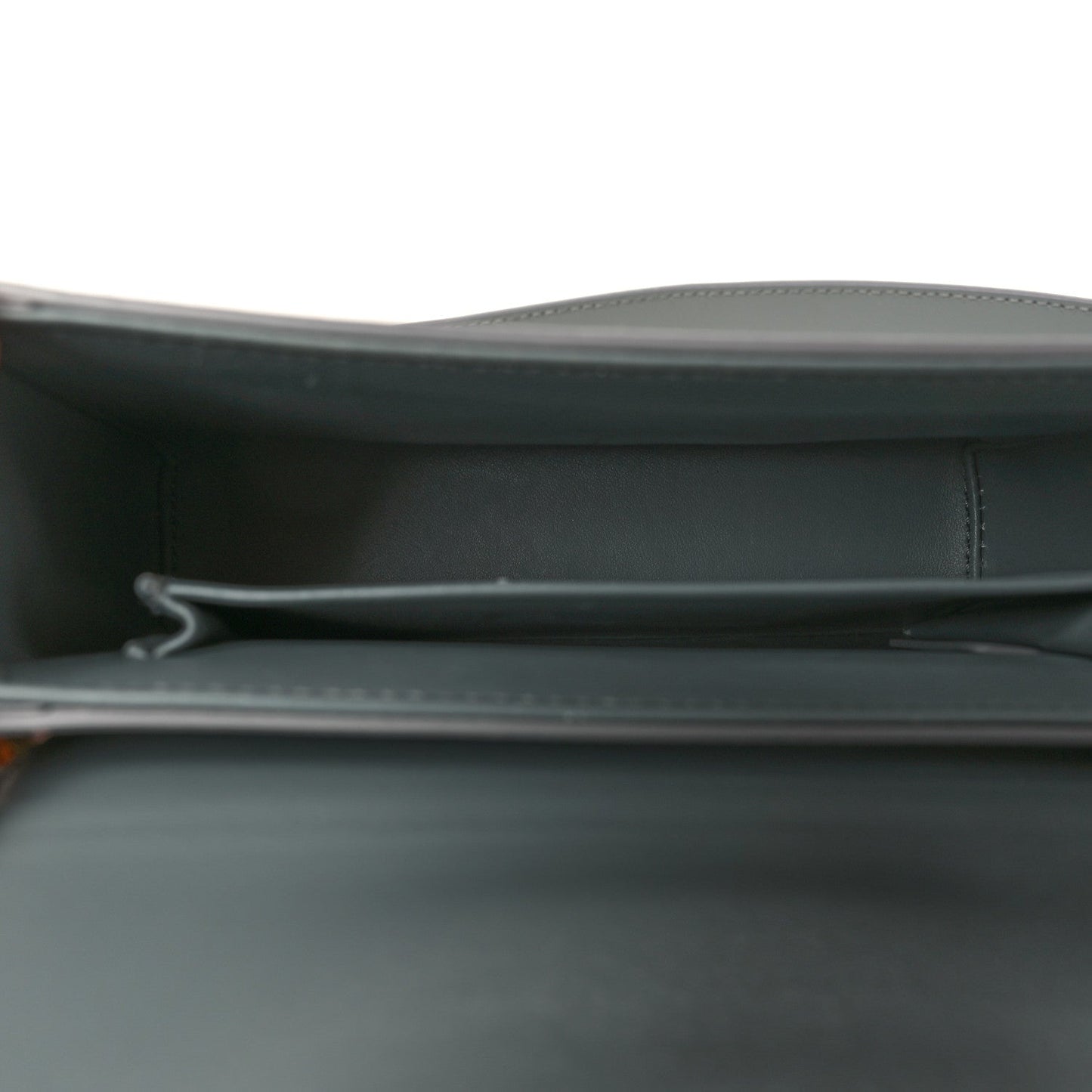 Box Calfskin 30 Montaigne Box Bag Gray