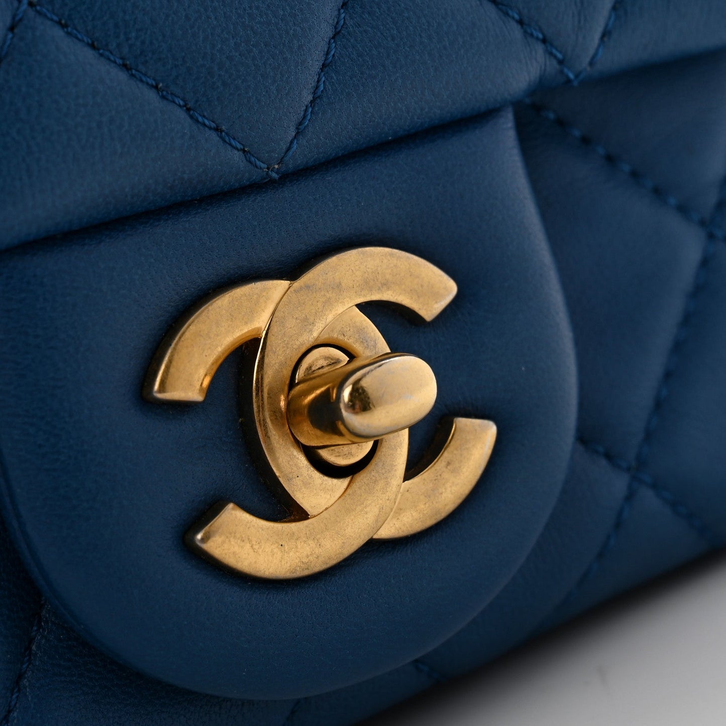 Lambskin Quilted Mini Pearl Crush Flap Blue