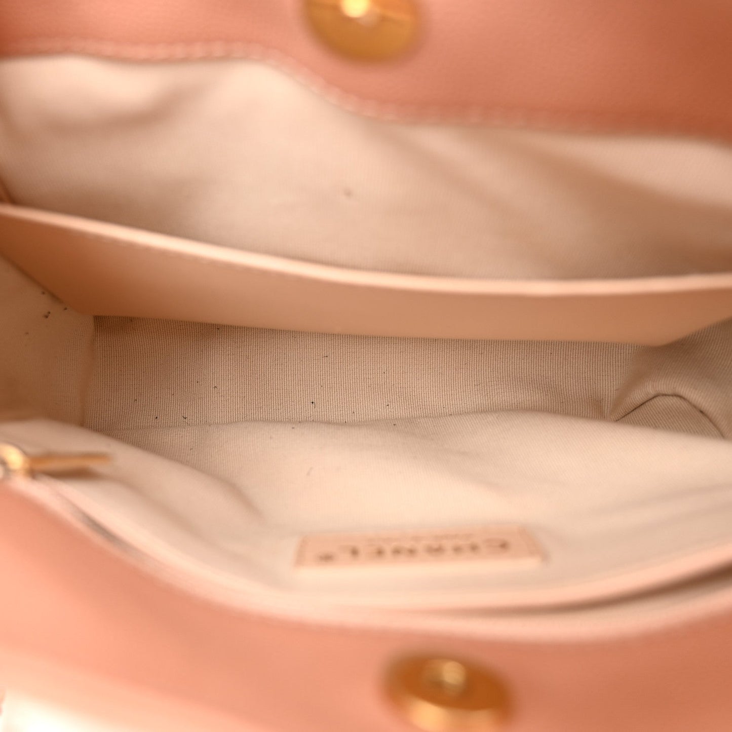 Caviar Quilted Wavy CC Hobo Beige