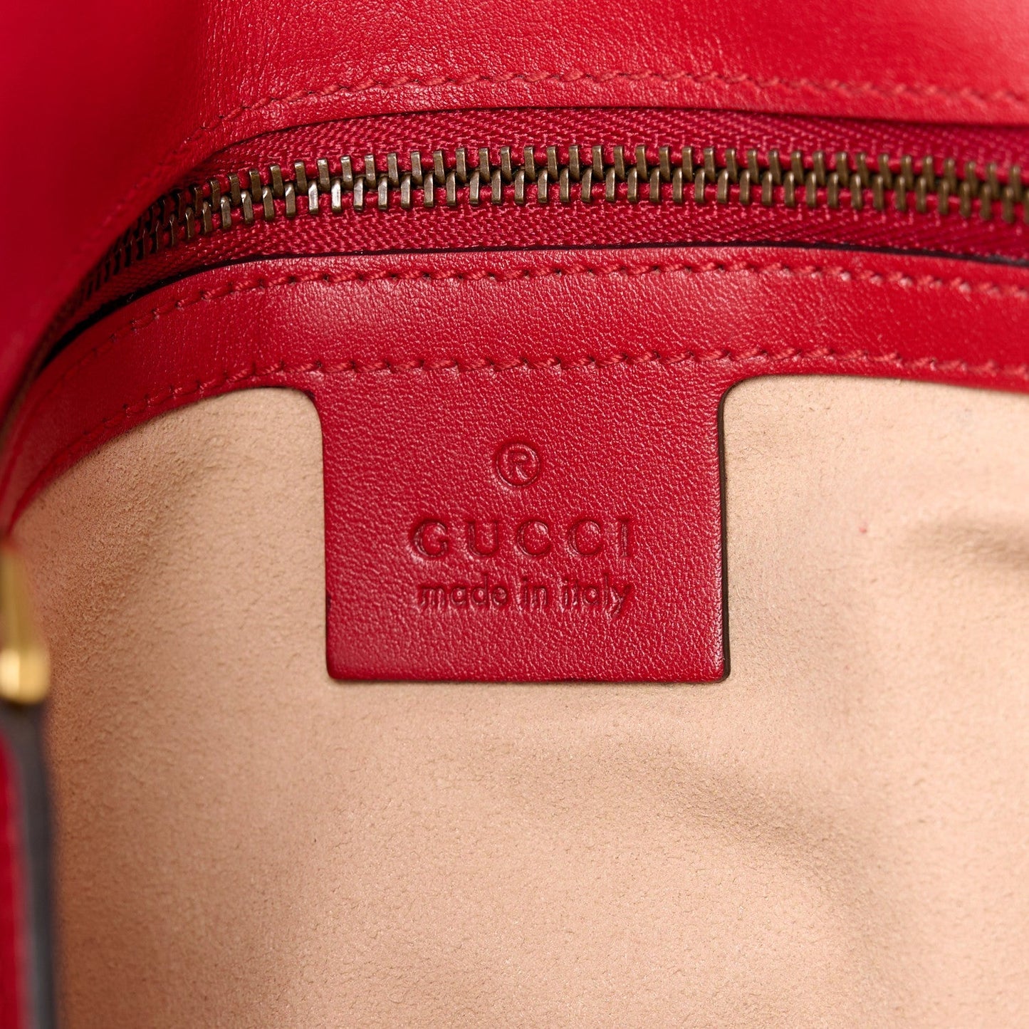 Calfskin Matelasse Medium GG Marmont Shoulder Bag Hibiscus Red