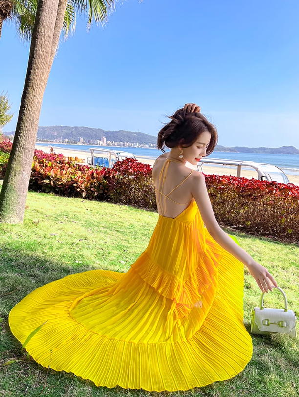 Yellow V-neck design backless dress tutu skirt irregular pleated beach suspender dress R0200