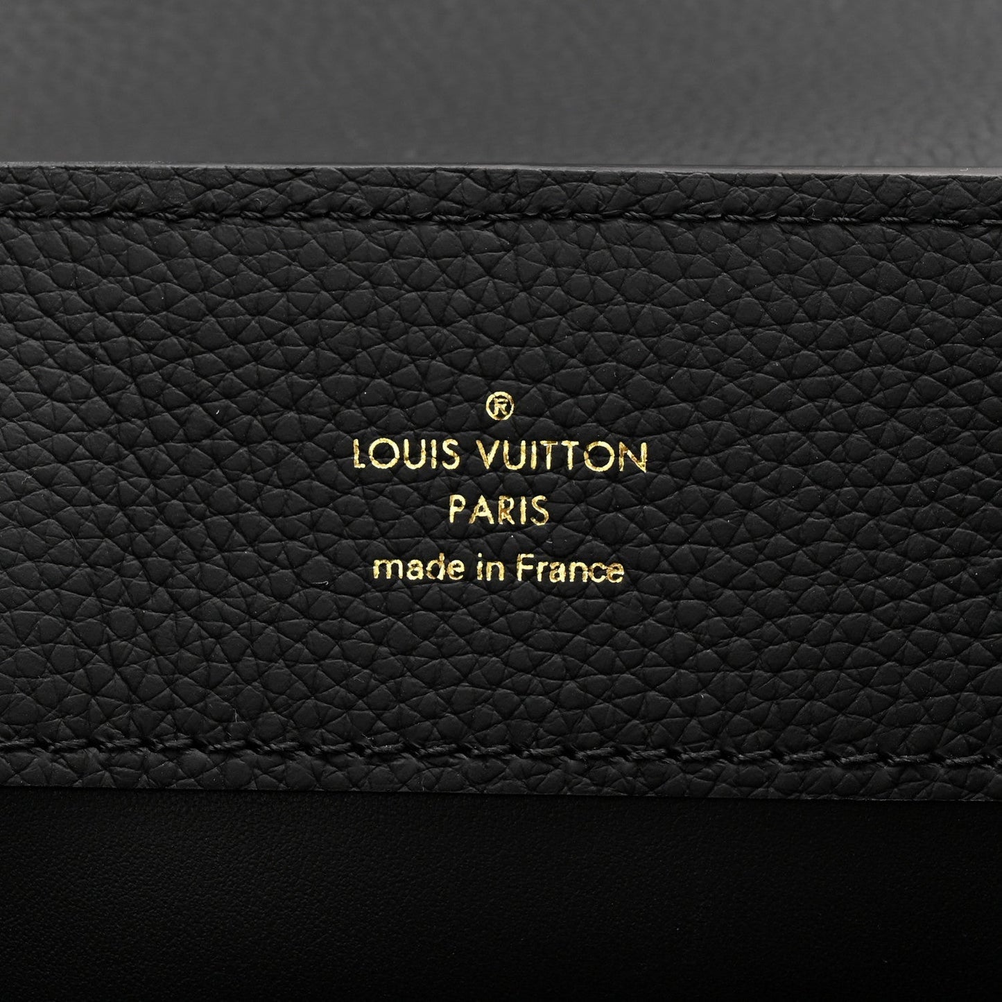 Taurillon Capucines East West MM Matte Black