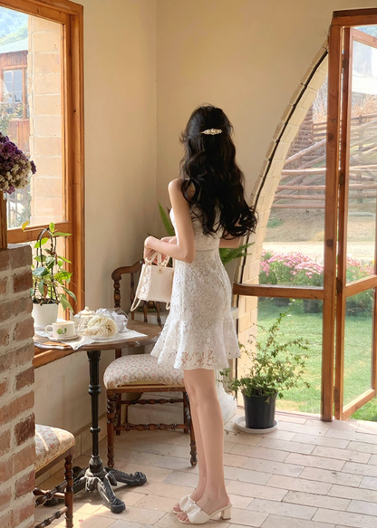 French V-neck Crochet Hollow Dress Women's Slim Sleeveless Temperament Lace Mini Skirt R4337