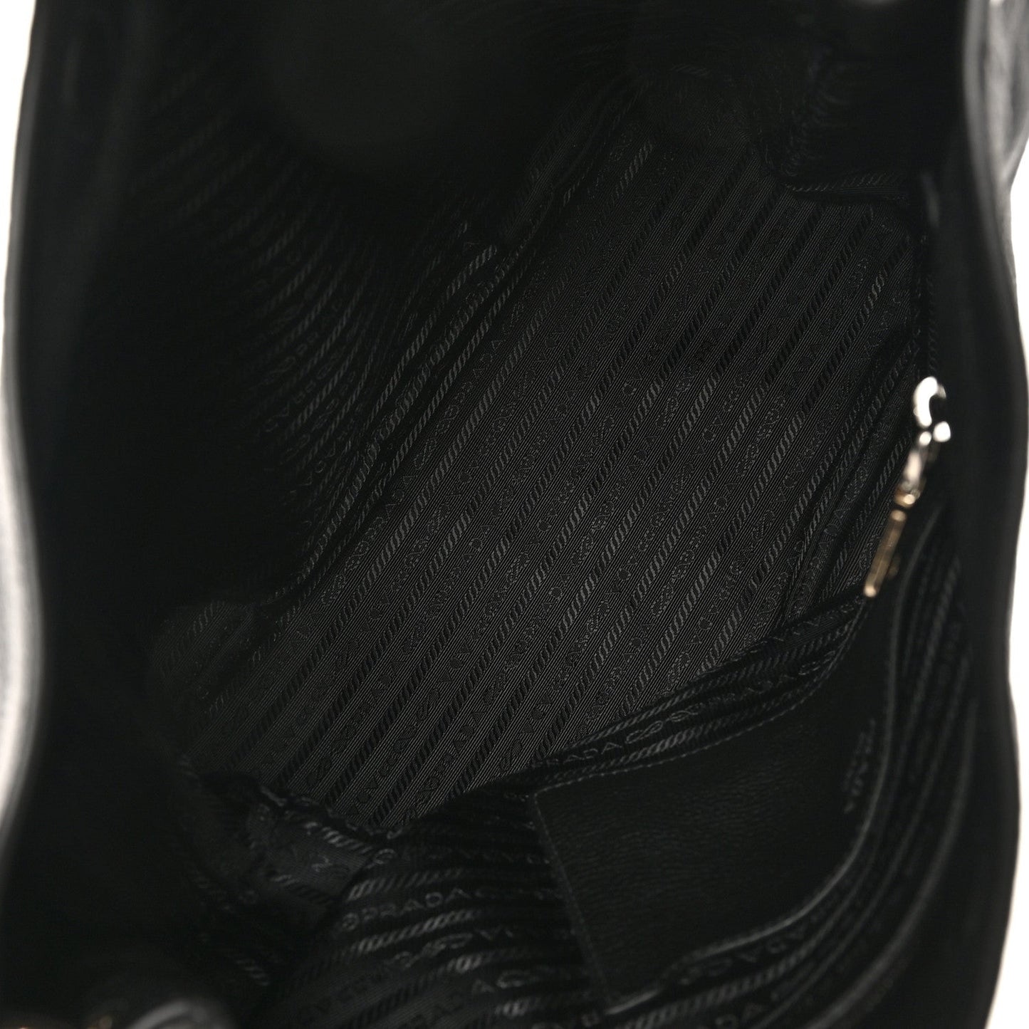 Vitello Daino Hobo Black