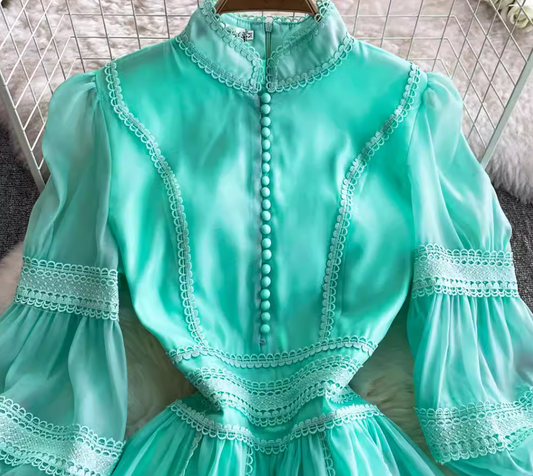 Lace splicing lantern sleeve winter short skirt lady French temperament waist slim ruffled small dress R0317