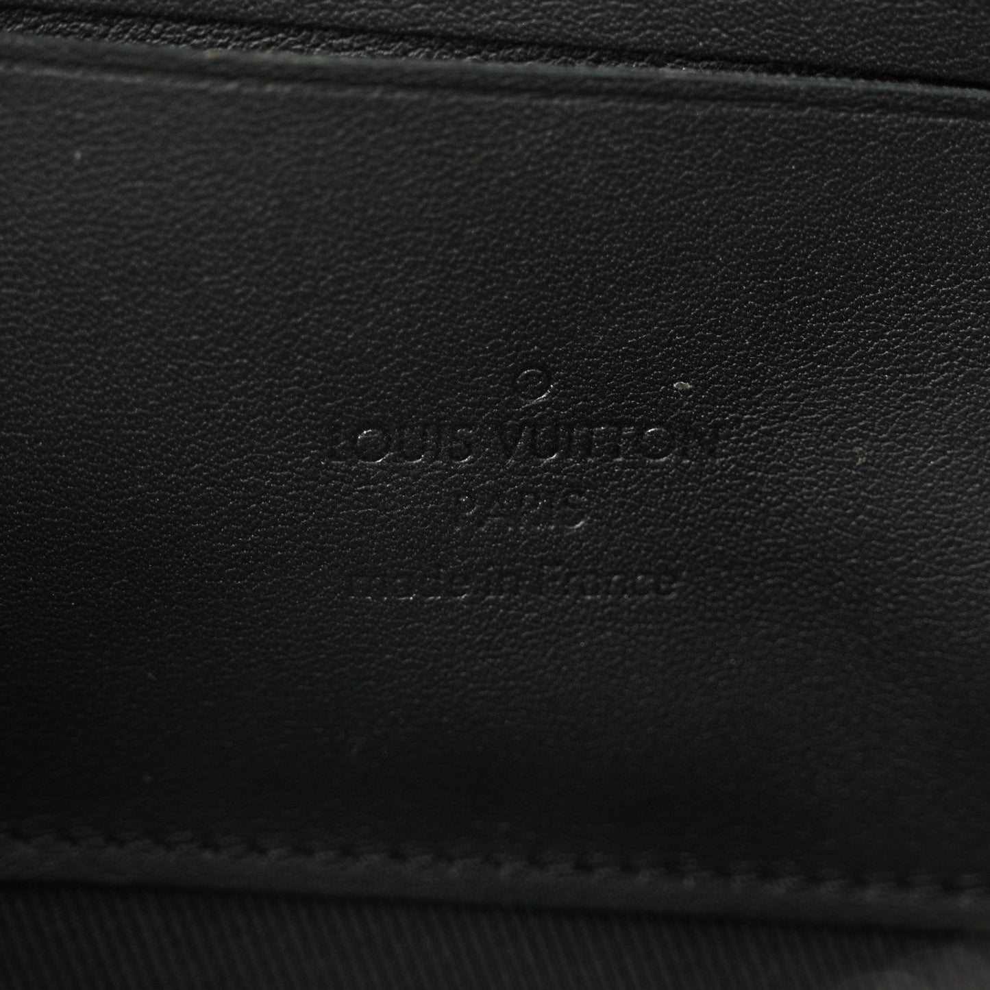 Calfskin Aerogram Alpha Wearable Wallet Black