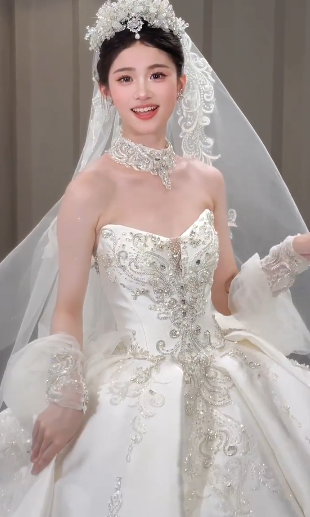 Dreamy Ball Gown Strapless Satin Applique Beaded With Veil Long Wedding Dresses C4046