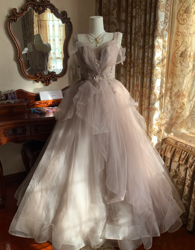 Charming Spaghetti Straps Light Pink V Neck Tulle Beaded Ball Gown Formal Long Birthday Party Dress