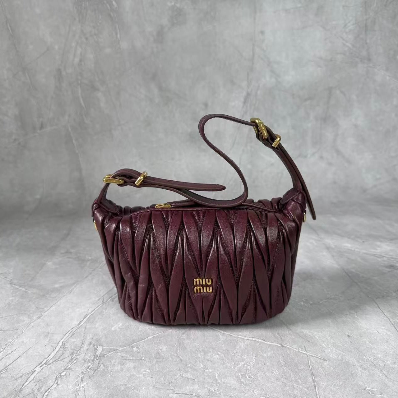 Miu Matelassé Pouch Bag 23cm Burgundy Leather