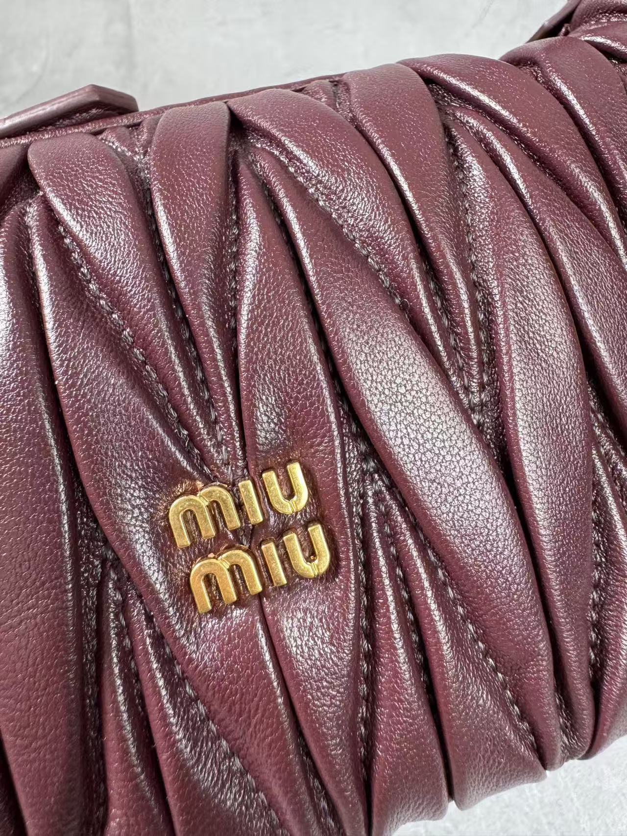 Miu Matelassé Pouch Bag 23cm Burgundy Leather