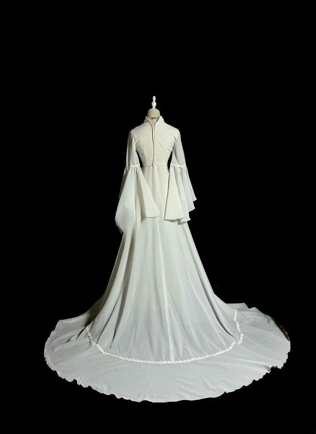 Elegant Wedding Dress A Line Crew Neck Long Sleeve Wedding Dress D3181