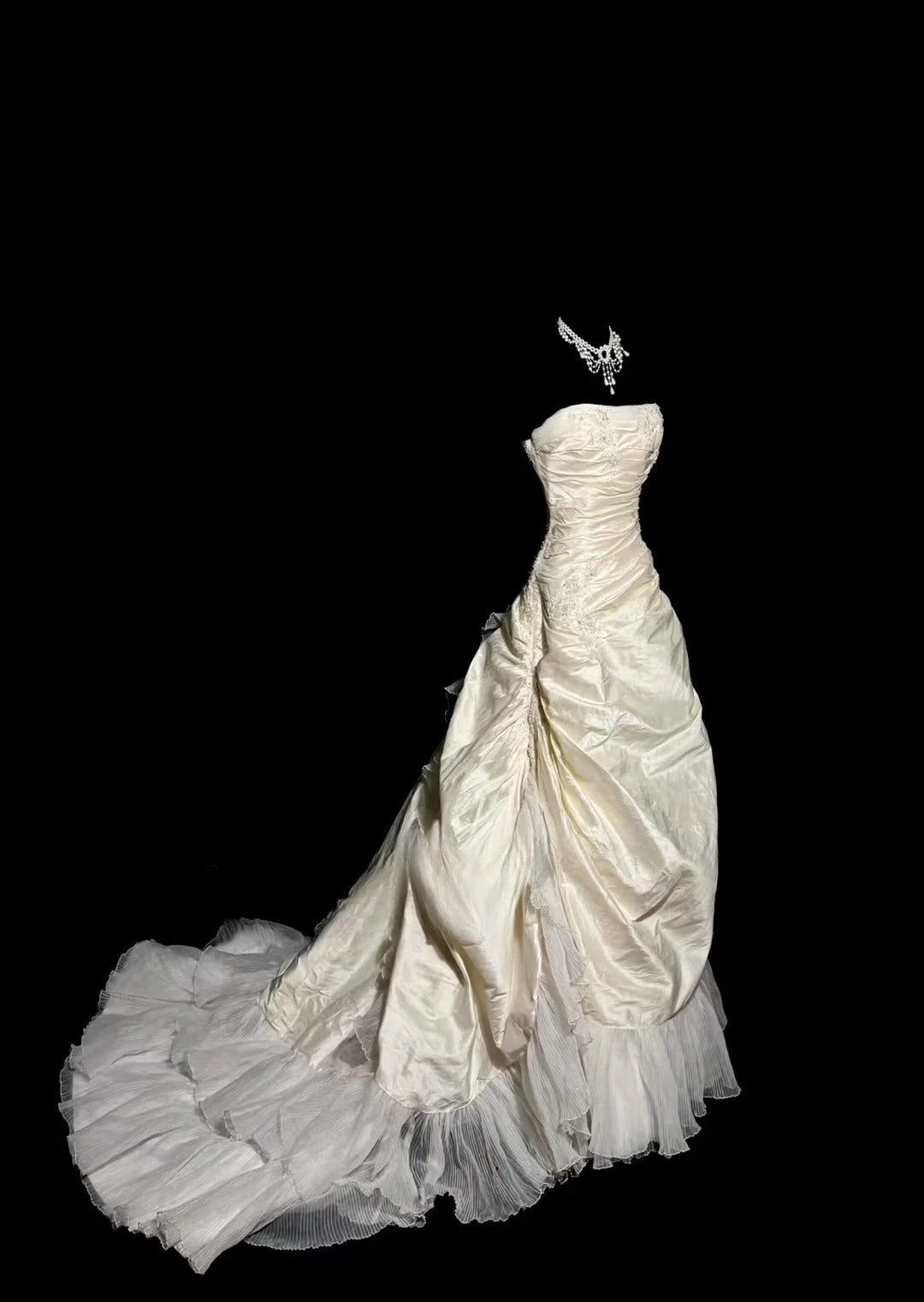 Elegant Wedding Dress A Line Strapless Pleated Tulle Wedding Dress  D3210