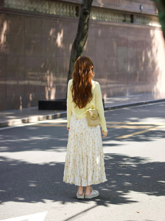 2025 new women's suit knitted cardigan beautiful floral skirt two-piece suit R0708