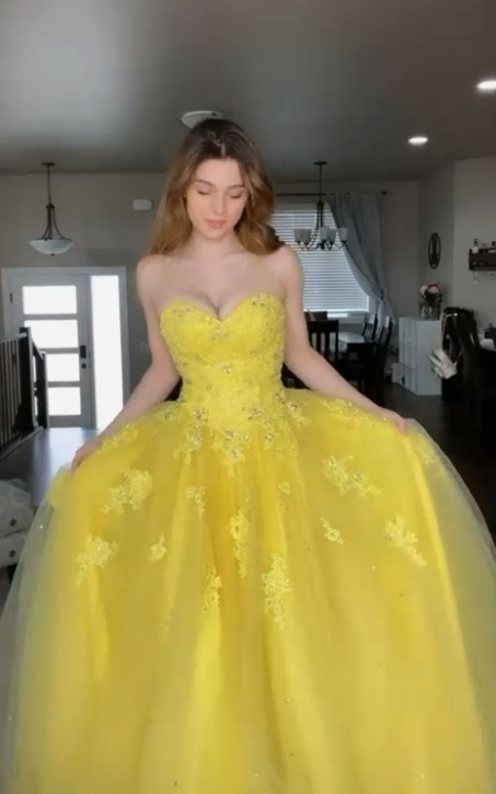 A line Yellow Prom Dresses Lace Appliques Evening Party Formal Gowns