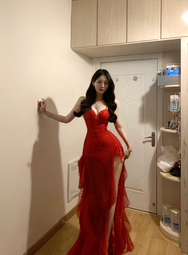 Sexy Spaghetti Straps Red Sequin Ruffle Long Evening Dress Formal Prom Gown