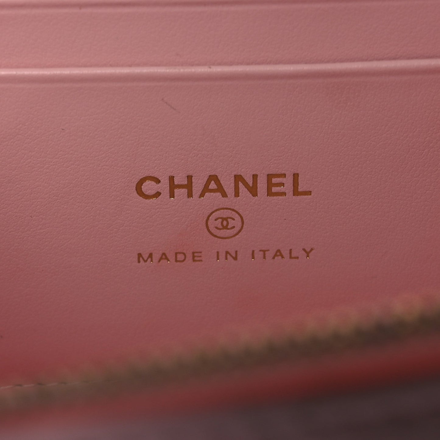 Caviar Quilted Crystal CC Logo Vanity Case With Chain Pink