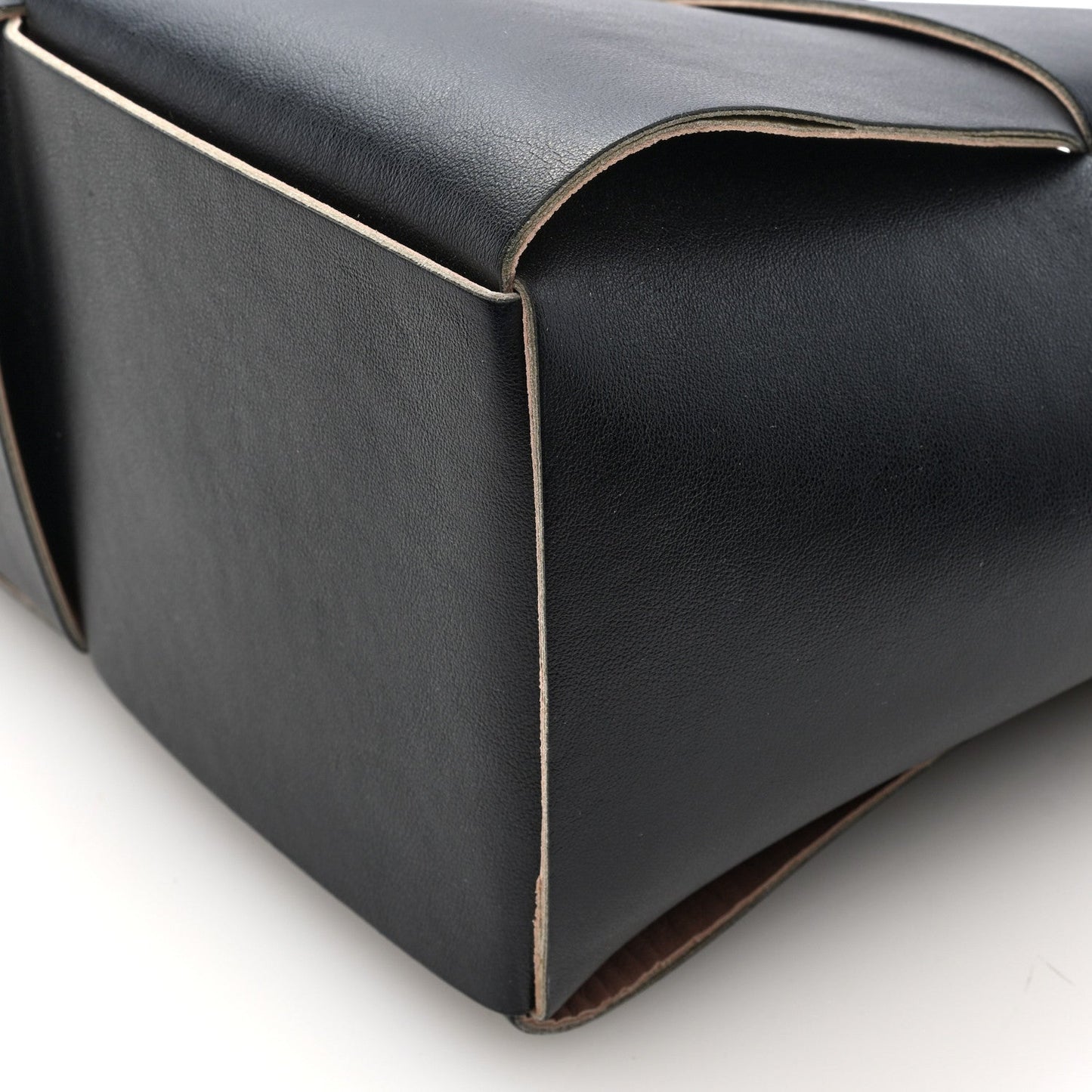 Nappa Maxi Intrecciato Medium Arco Tote Black Tan