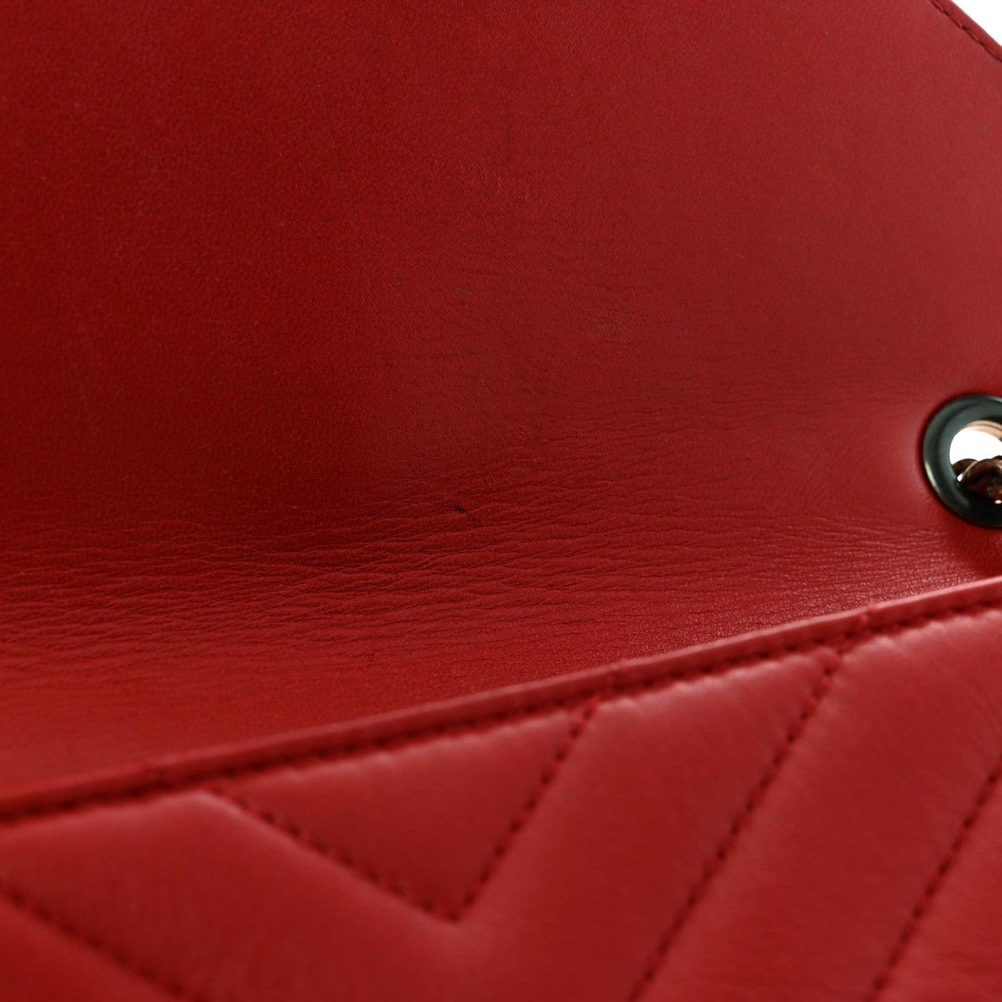 Lambskin Chevron Quilted Small Pyramid CC Flap Red