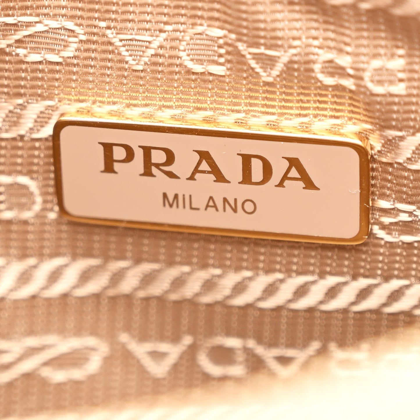 Saffiano Re-Edition 2005 Shoulder Bag Cammeo