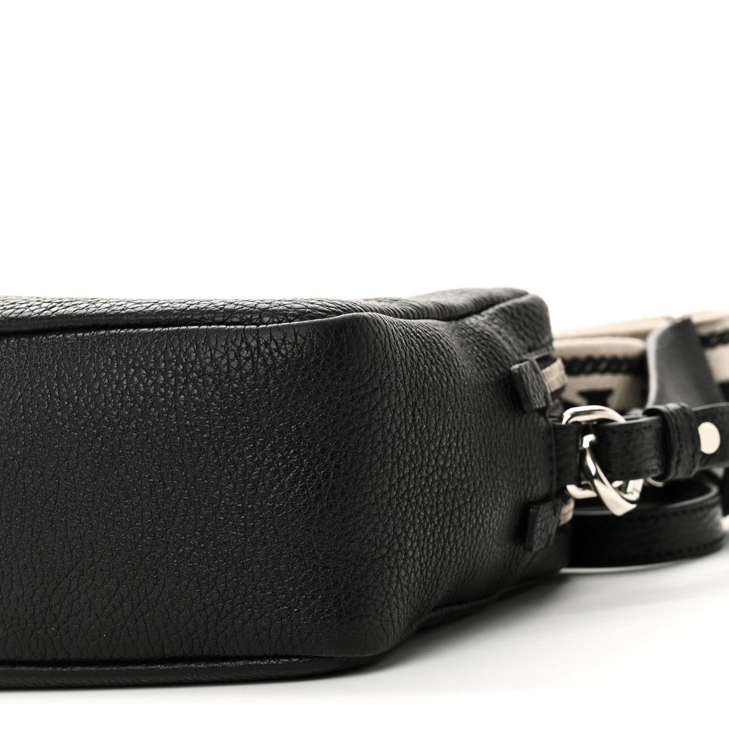 Vitello Daino Soft Camera Crossbody Black