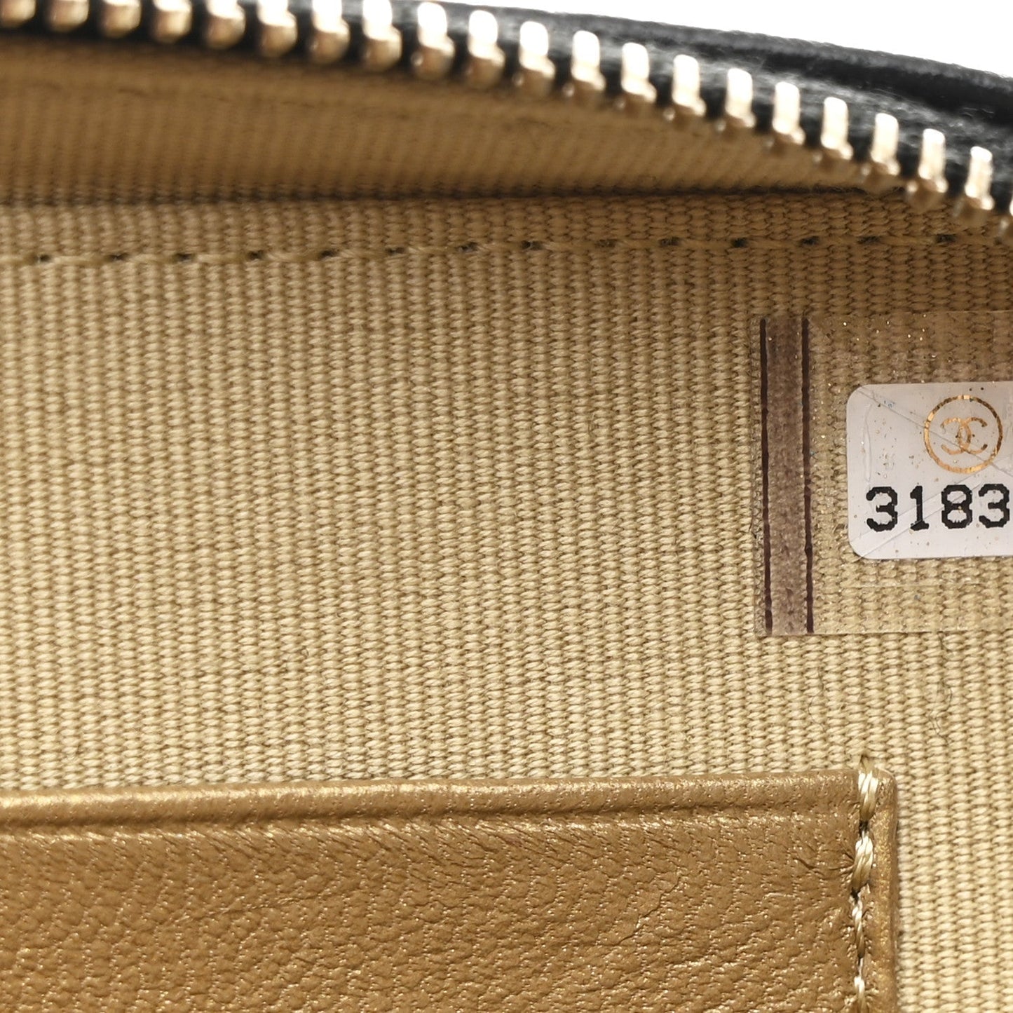 Lambskin Quilted CC Pearl Crush Camera Case Black
