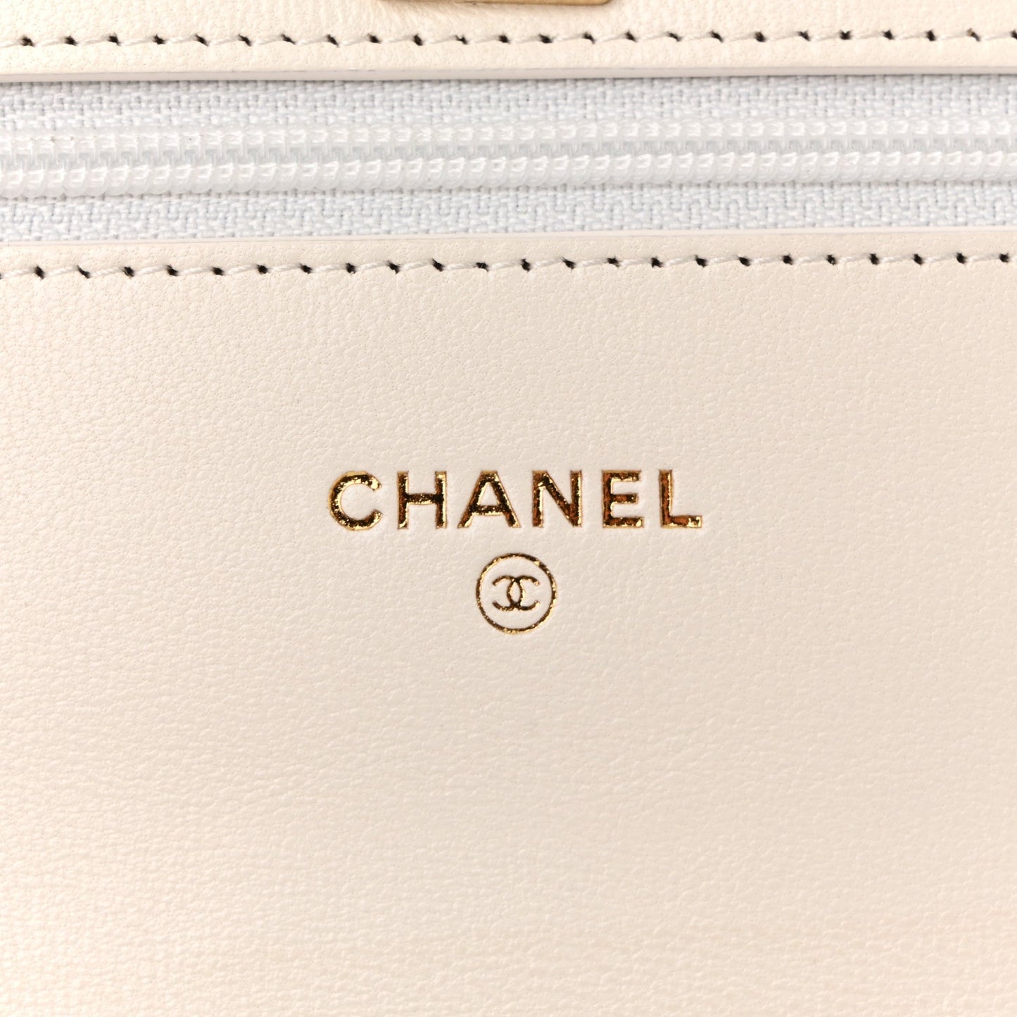 Lambskin Quilted CC Pearl Crush Wallet on Chain WOC White