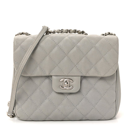 Caviar Quilted Medium Urban Companion Flap Grey