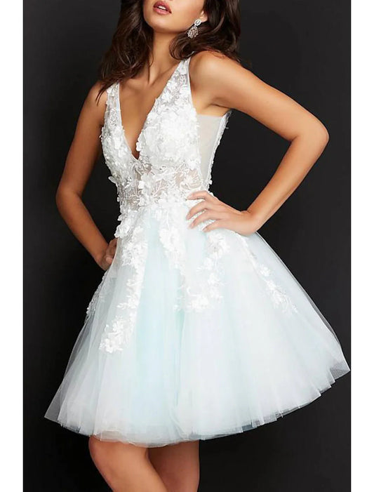 A-Line Cocktail Dresses Cute Dress Graduation Quinceanera Short / Mini Sleeveless V Neck Tulle with Appliques