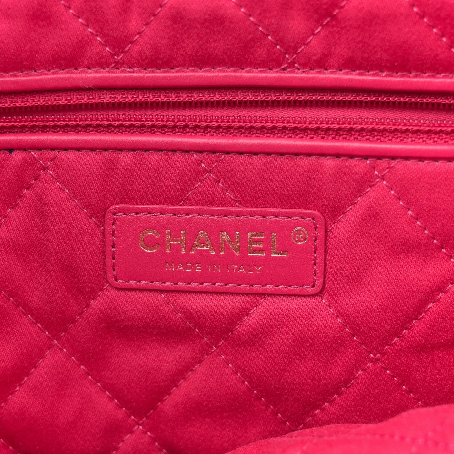 Shiny Calfskin Quilted Small Chanel 22 Fuchsia