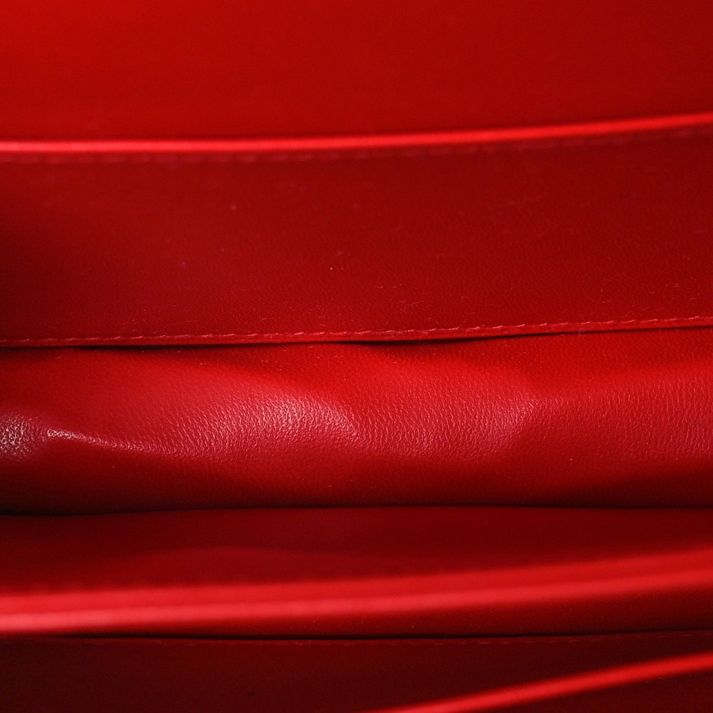 Shiny Alligator Constance 18 Rouge de Coeur