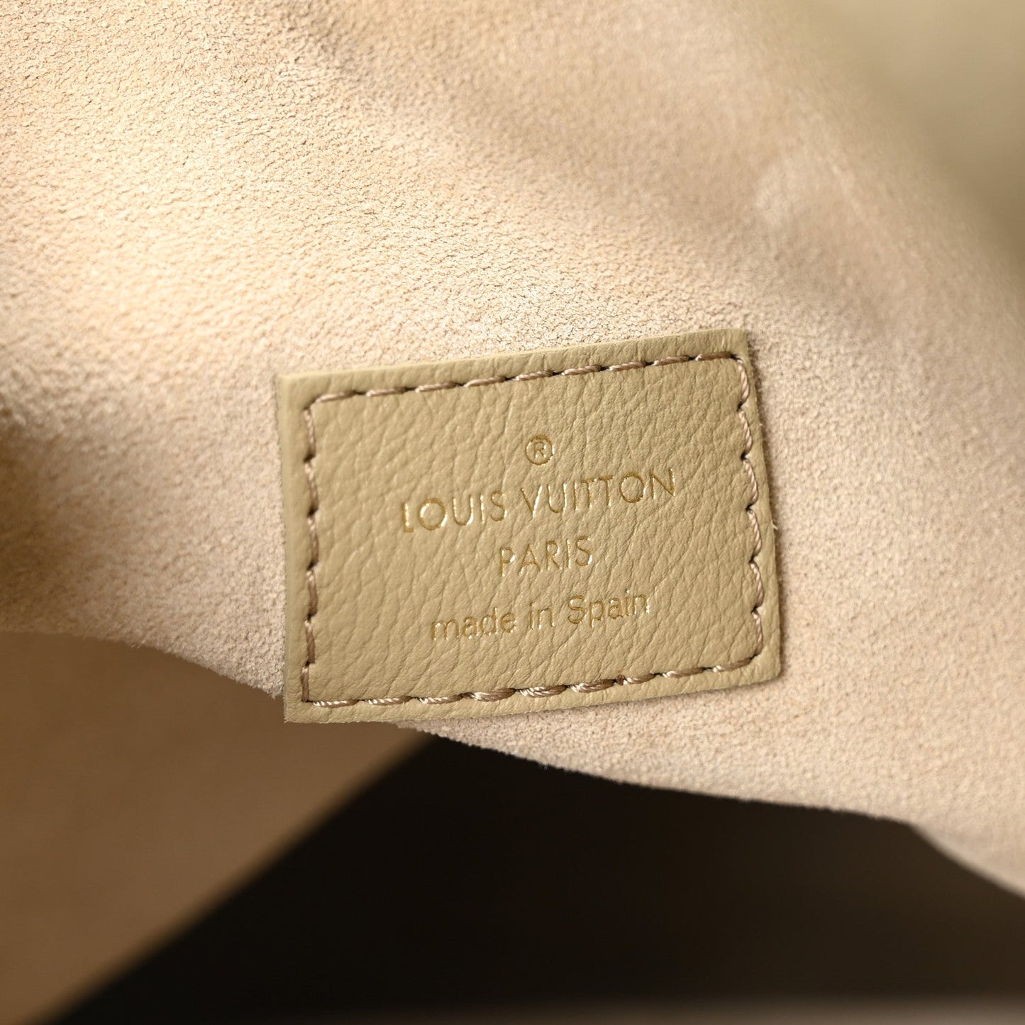 Grained Calfskin Low Key Hobo MM Clay