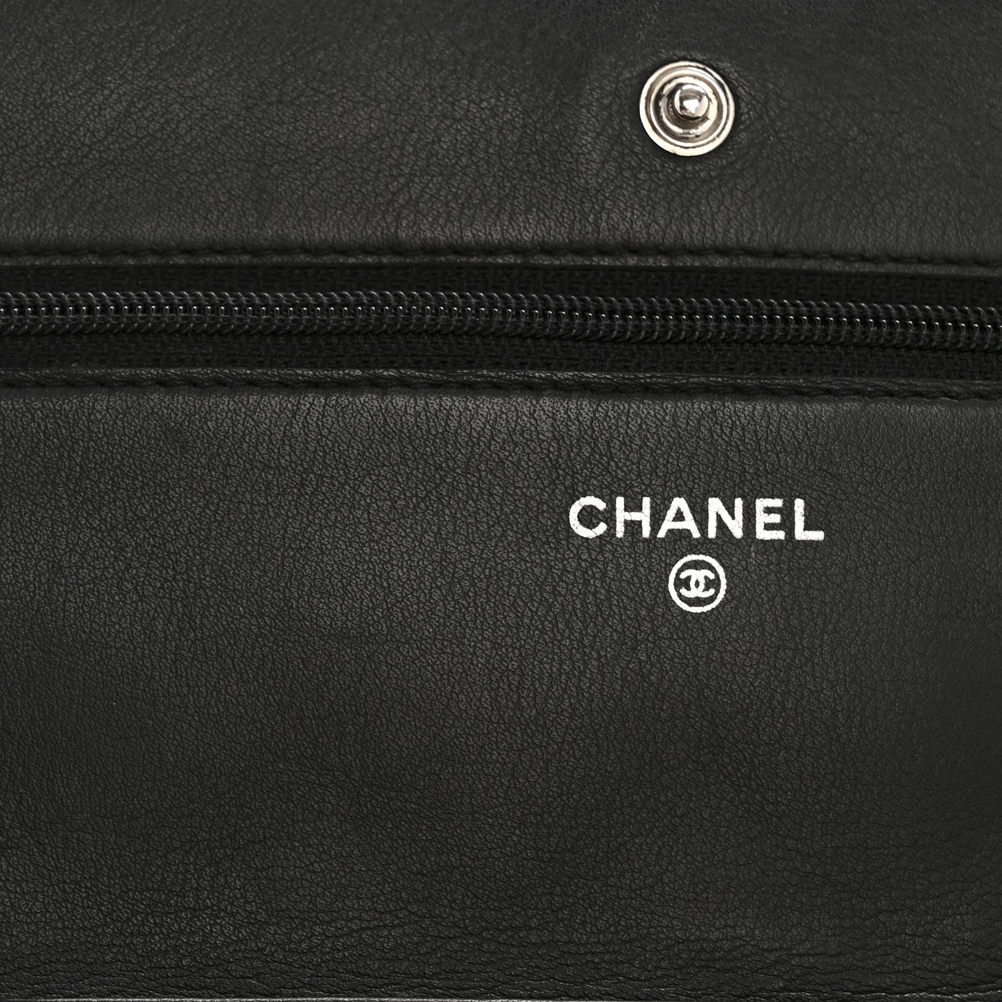 Patent Quilted Wallet On Chain WOC Black