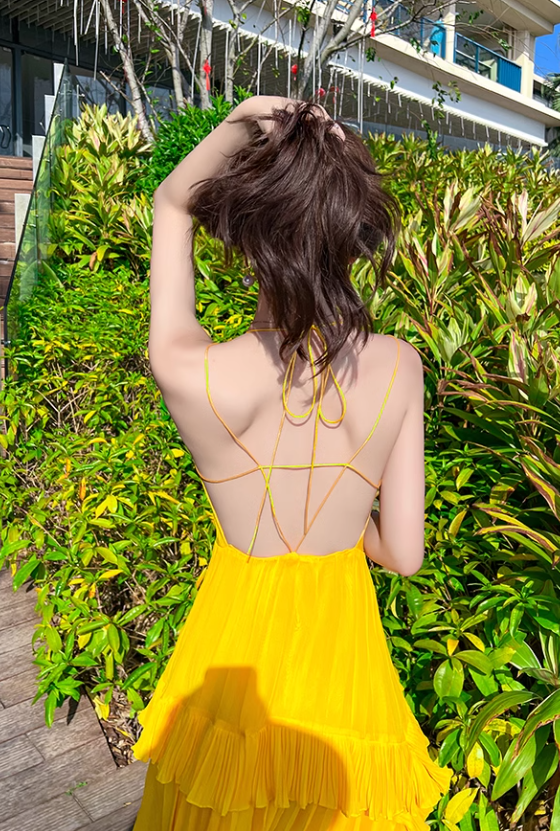 Yellow V-neck design backless dress tutu skirt irregular pleated beach suspender dress R0200