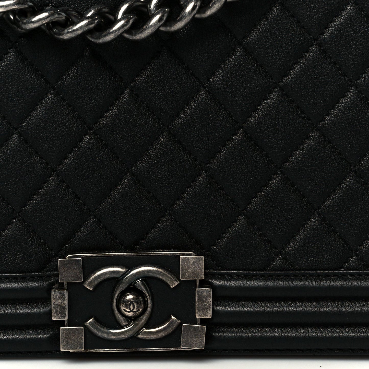 Grained Calfskin Quilted New Medium Boy Flap Black