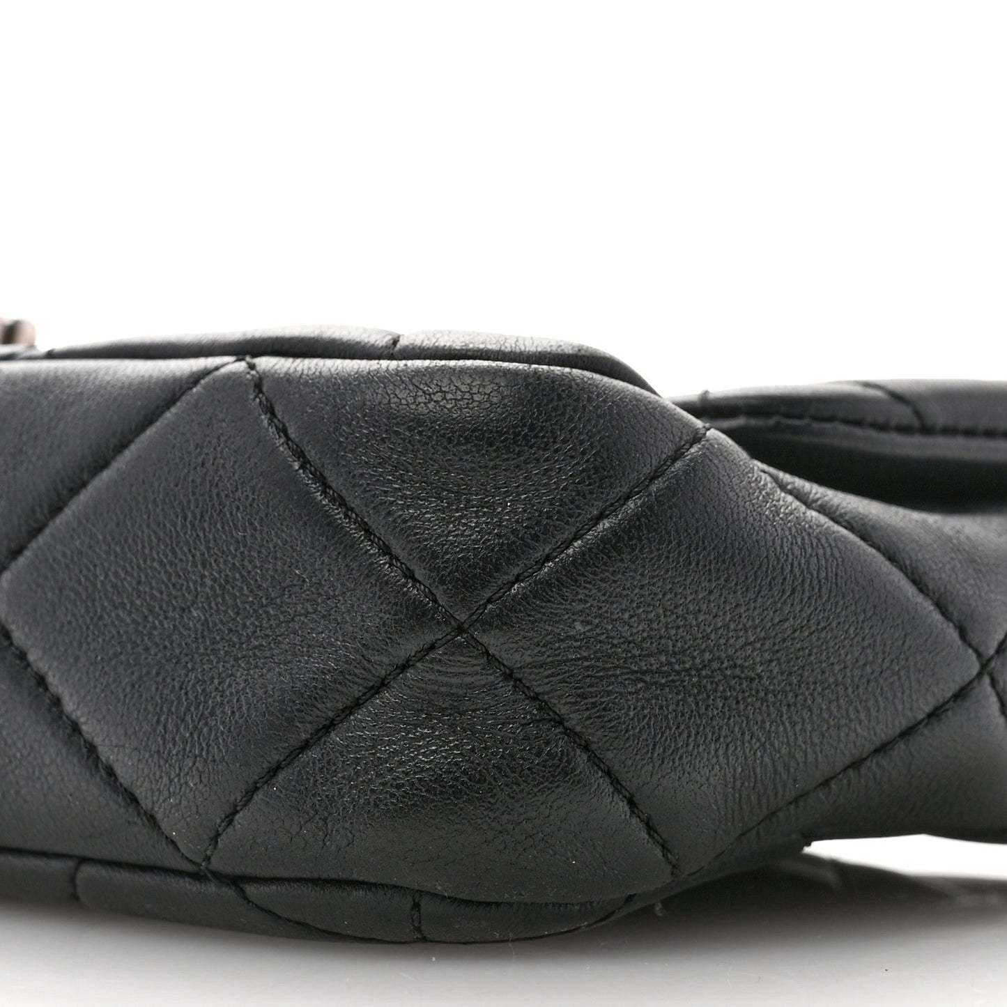 Lambskin Quilted Chain Flap Black