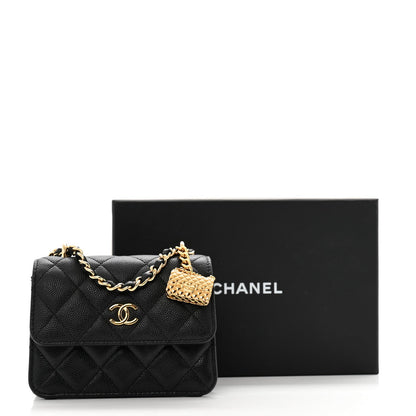 Shiny Caviar Quilted Clutch With Chain Black